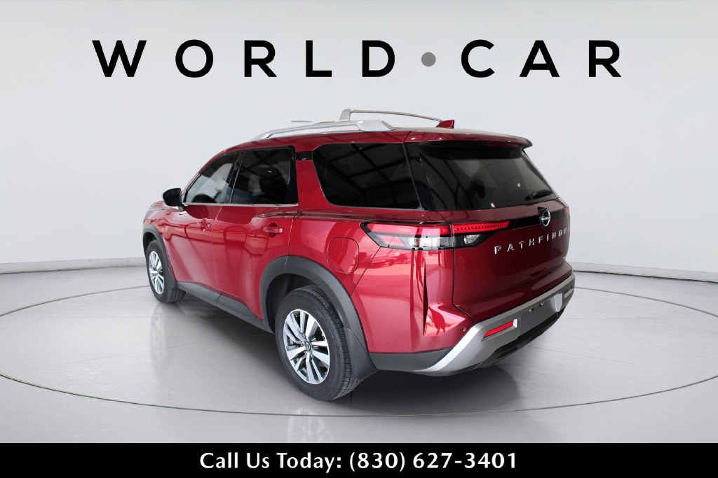 Used 2024 Nissan Pathfinder SL FWD image 5