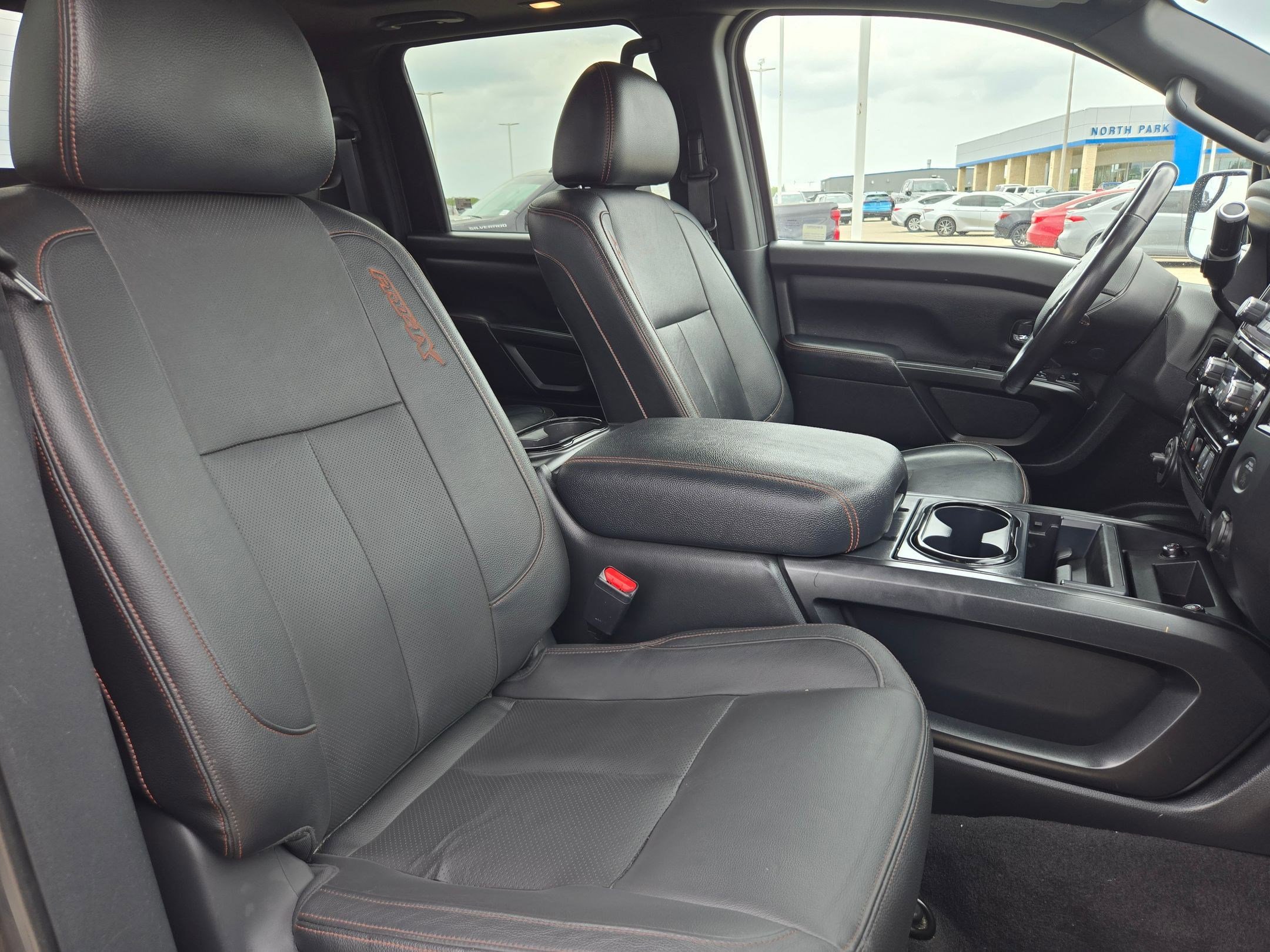 Used 2021 Nissan Titan PRO-4X w/ Pro-4x Convenience Package image 20