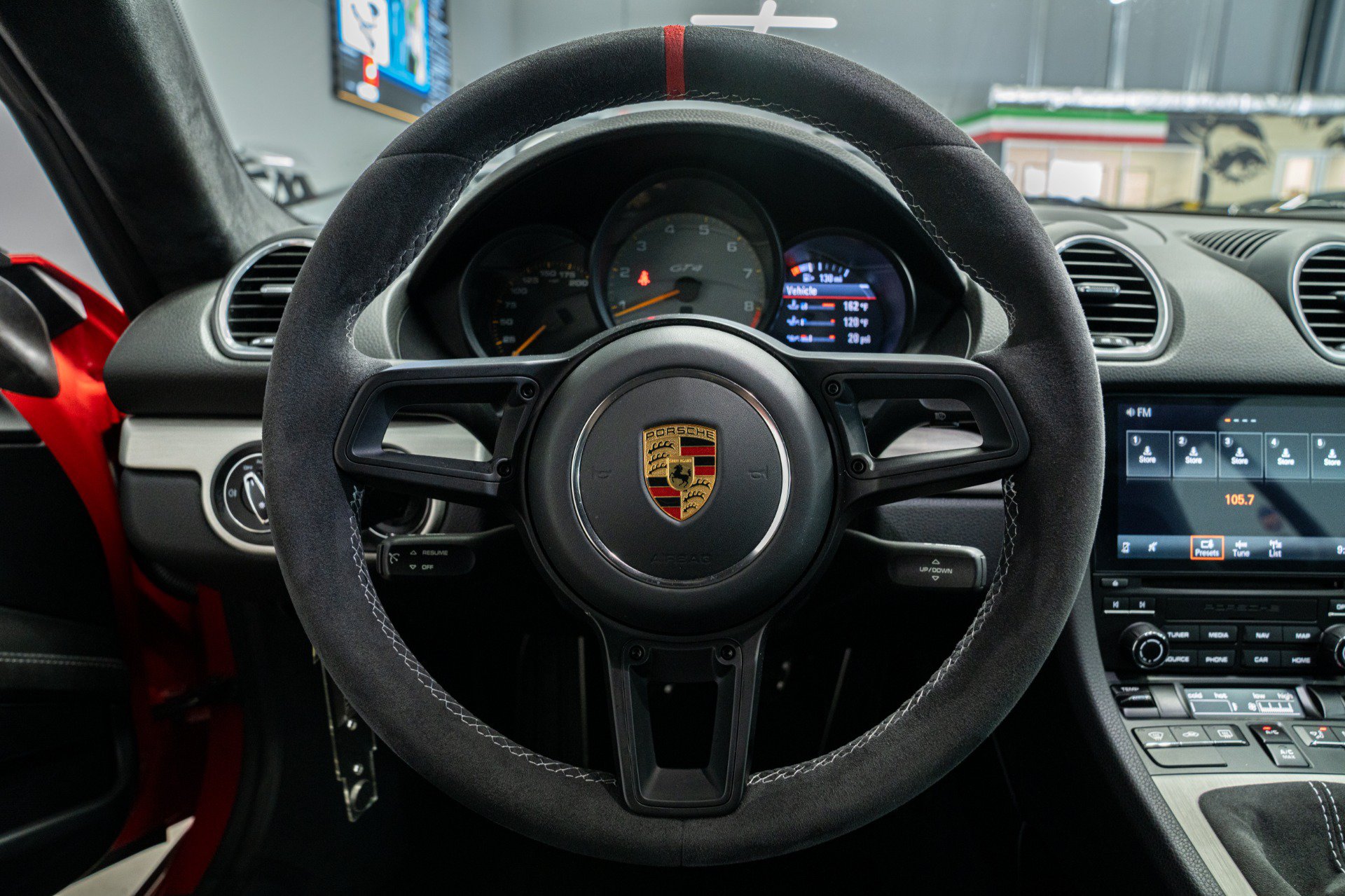 Used 2020 Porsche 718 Cayman GT4 RWD image 14