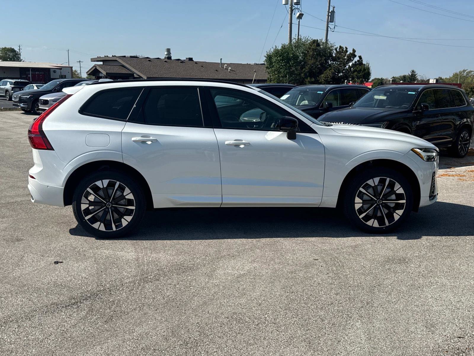 New 2026 Volvo XC60 B5 Plus w/ Climate Package AWD/4WD image 4
