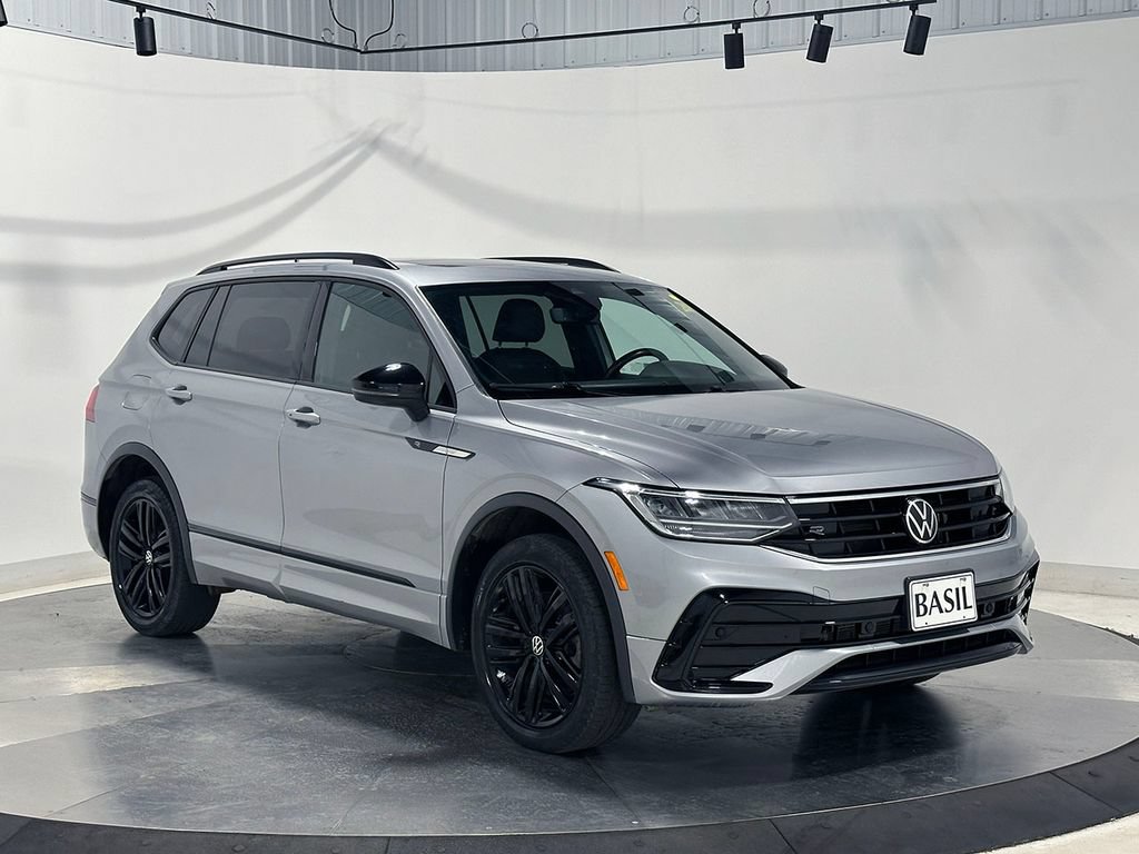 Used 2022 Volkswagen Tiguan SE R-Line AWD/4WD image 40