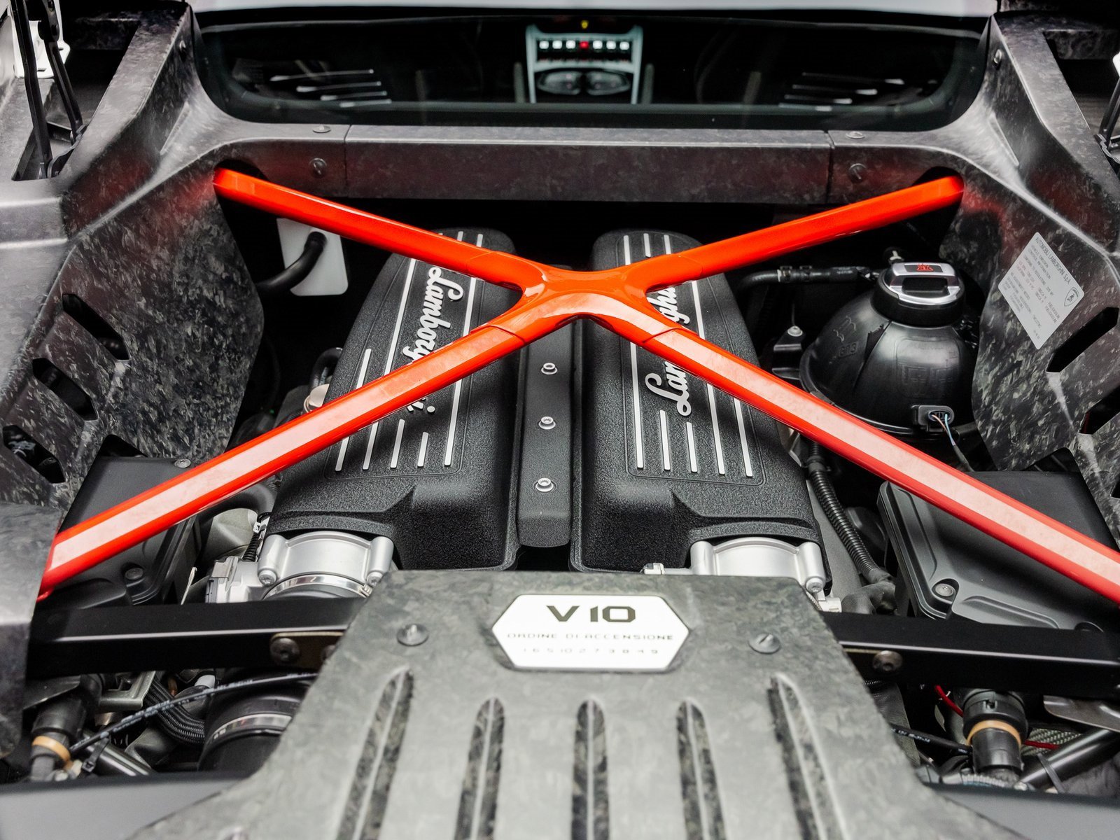 Used 2015 Lamborghini Huracan LP 610-4 image 34