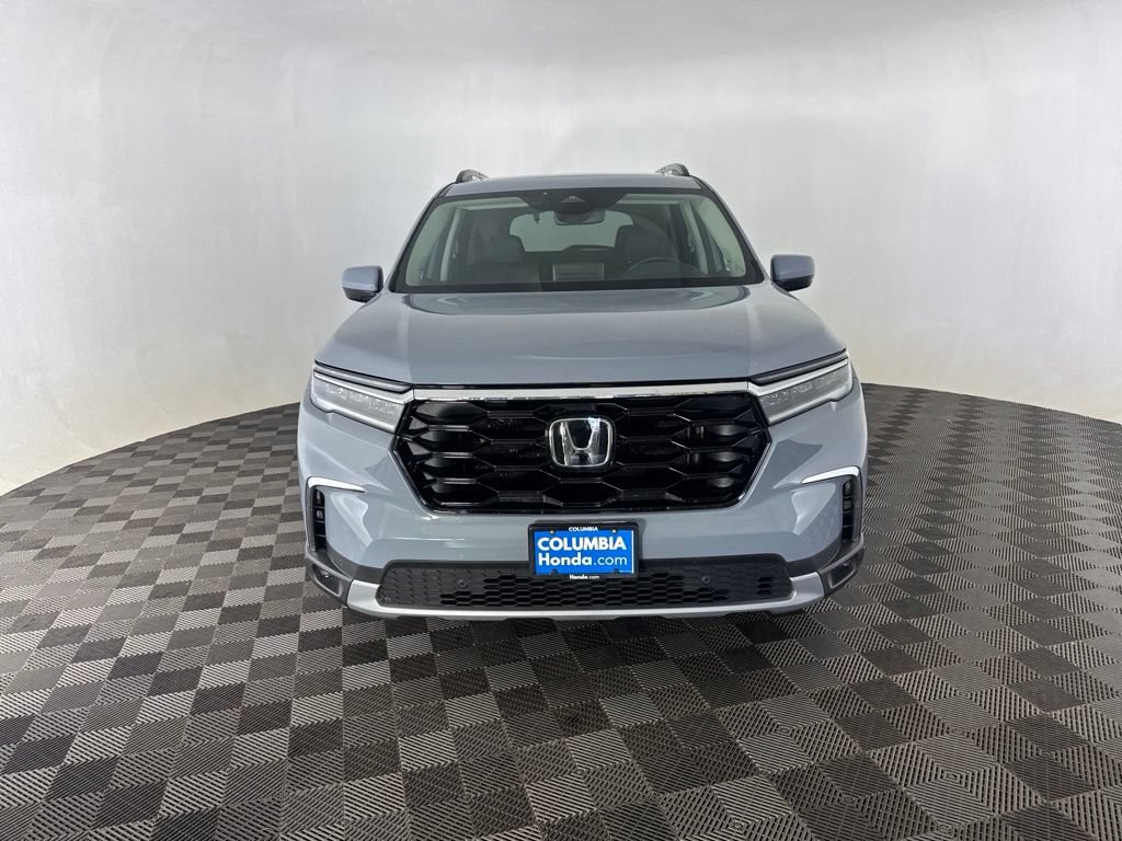 Certified 2023 Honda Pilot Touring image 2