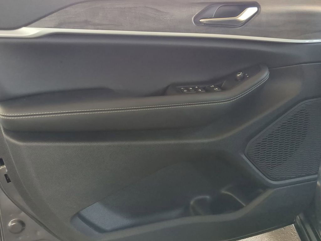 New 2026 Jeep Grand Cherokee Laredo image 20