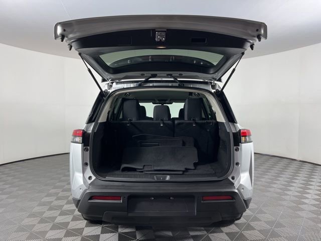Used 2023 Nissan Pathfinder SV image 48