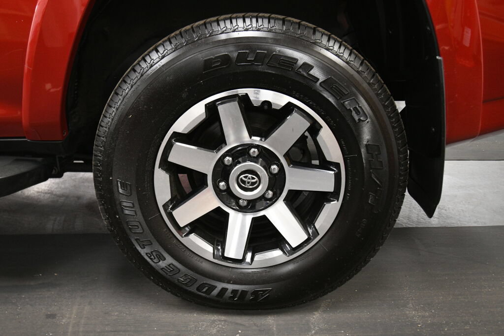Certified 2023 Toyota 4Runner TRD Off-Road Premium w/ Moonroof Package AWD/4WD image 34