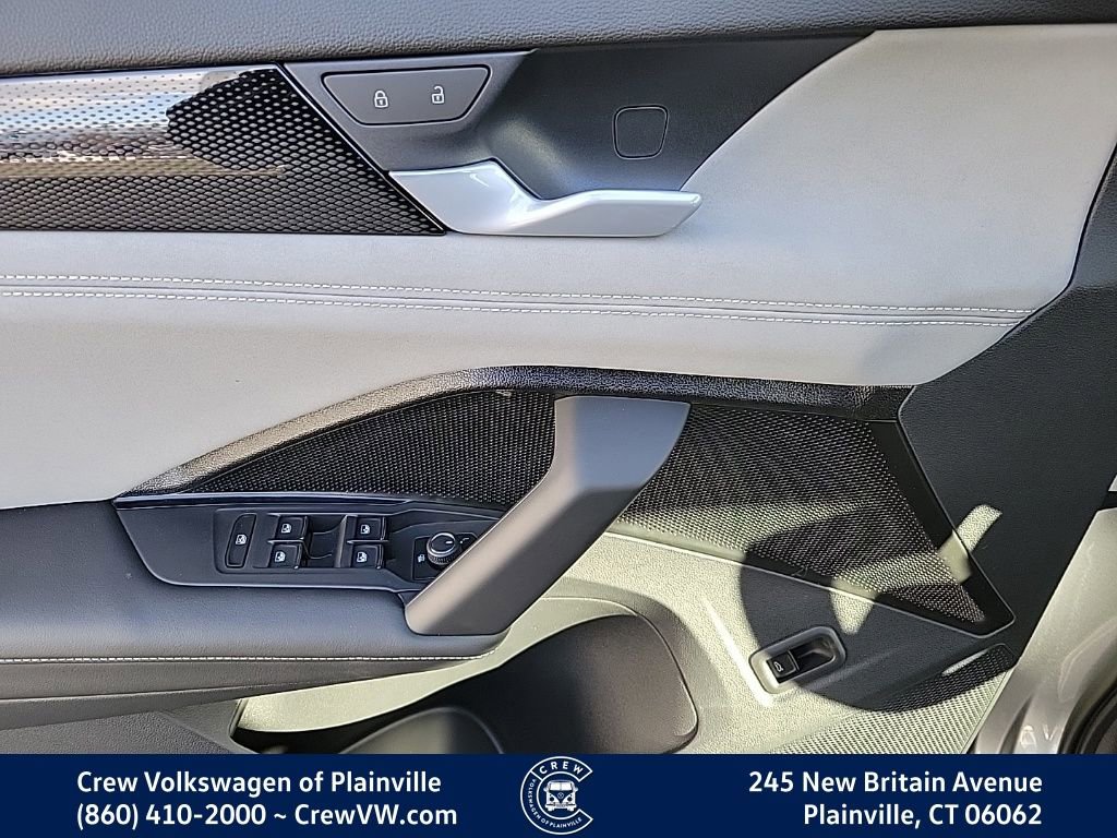 New 2026 Volkswagen Tiguan SE image 38