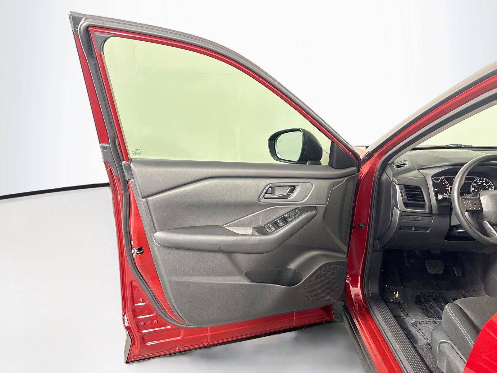 Used 2026 Nissan Rogue S FWD image 11