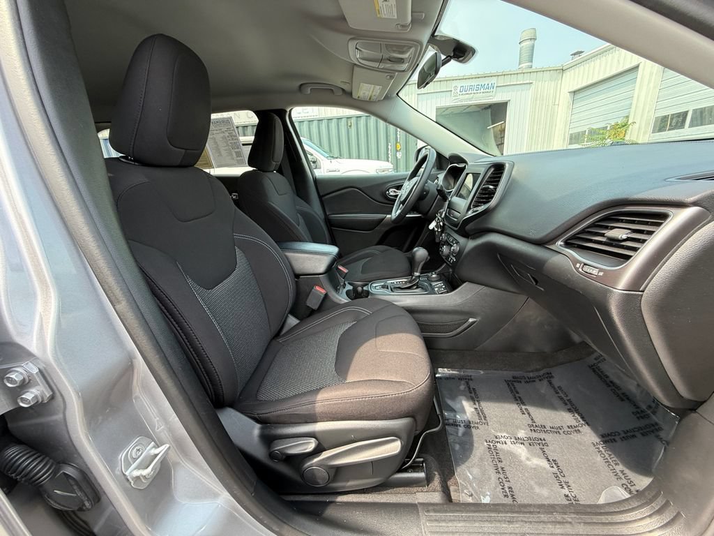 Used 2020 Jeep Cherokee Latitude AWD/4WD image 26