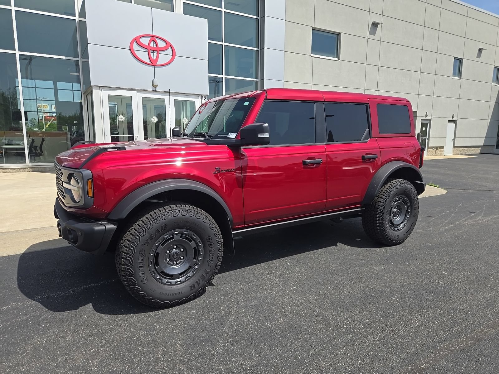 Used 2025 Ford Bronco Badlands AWD/4WD image 10