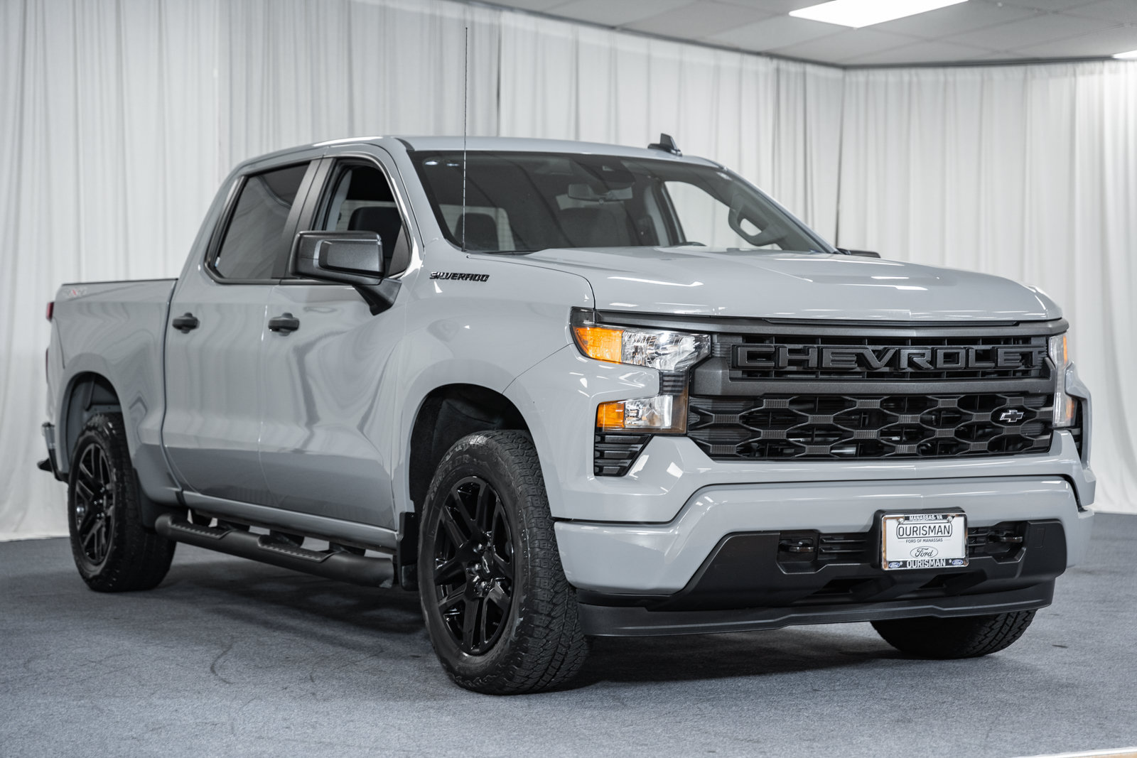 Used 2024 Chevrolet Silverado 1500 Custom w/ Turbomax Blackout Package AWD/4WD image 1