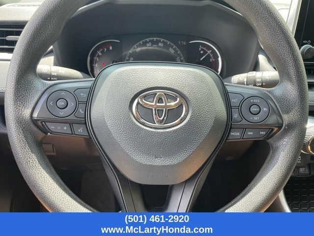 Used 2025 Toyota RAV4 XLE FWD image 28