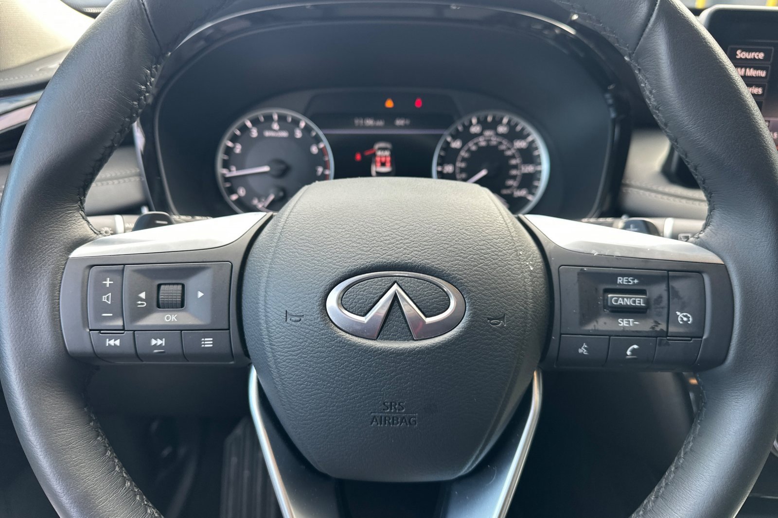 Certified 2025 INFINITI QX60 Pure image 38