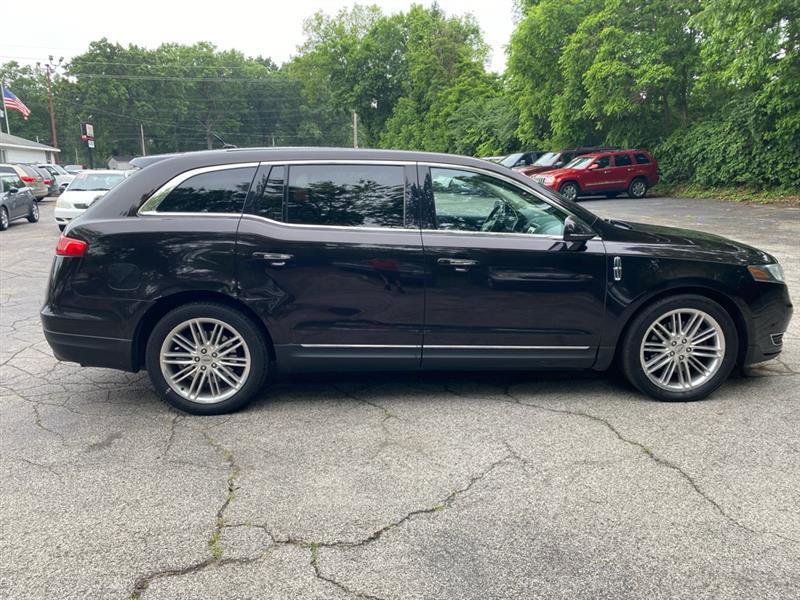 Used 2013 Lincoln MKT AWD image 4