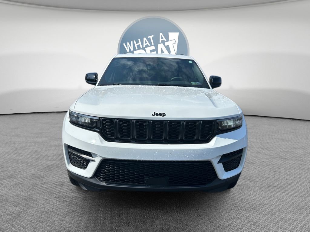 Certified 2023 Jeep Grand Cherokee Altitude image 9