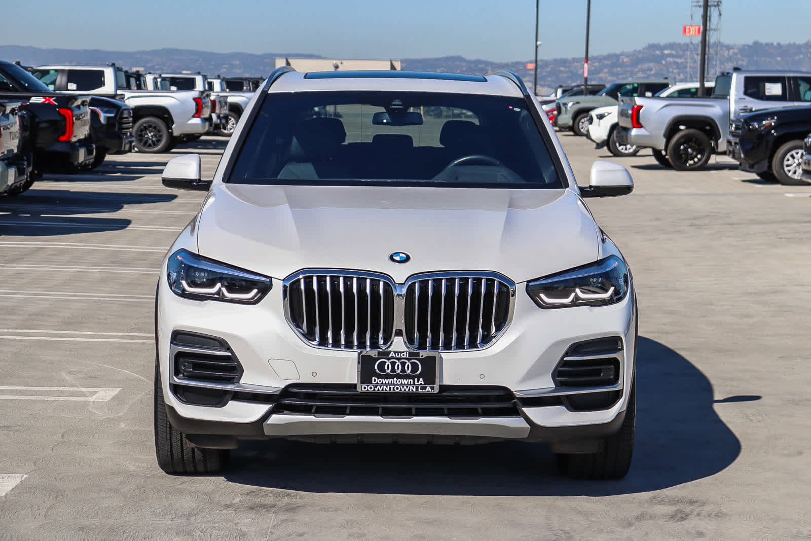 Used 2023 BMW X5 xDrive40i w/ Luxury Seating Package image 2