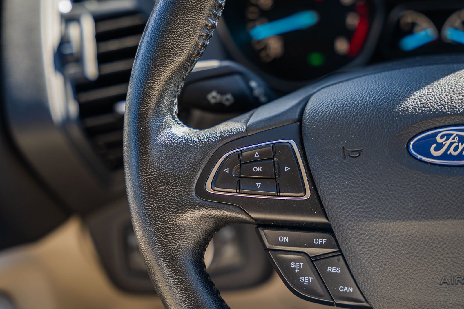 Used 2019 Ford Escape SEL image 25