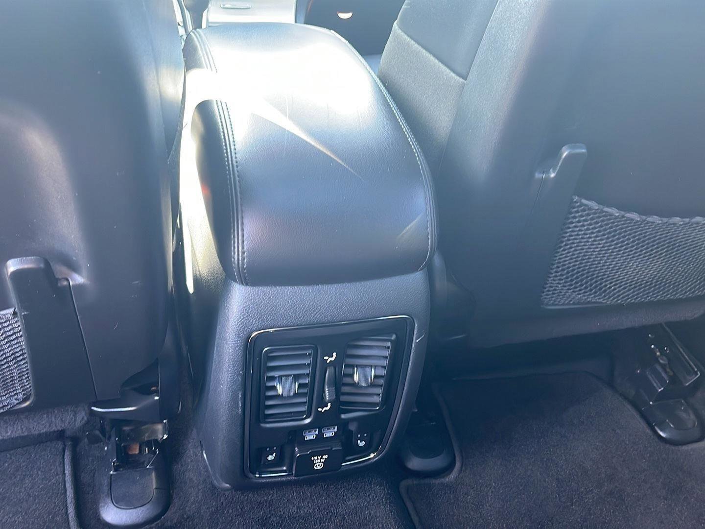 Used 2018 Jeep Grand Cherokee Limited AWD/4WD image 14