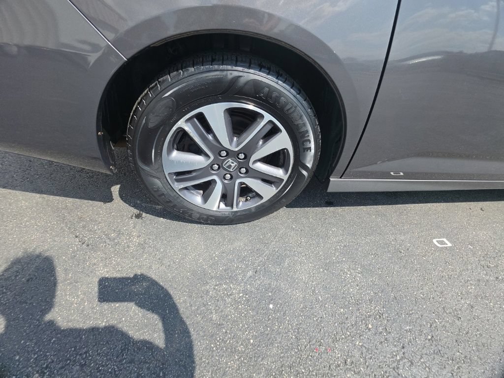 Used 2016 Honda Odyssey Touring Elite image 10