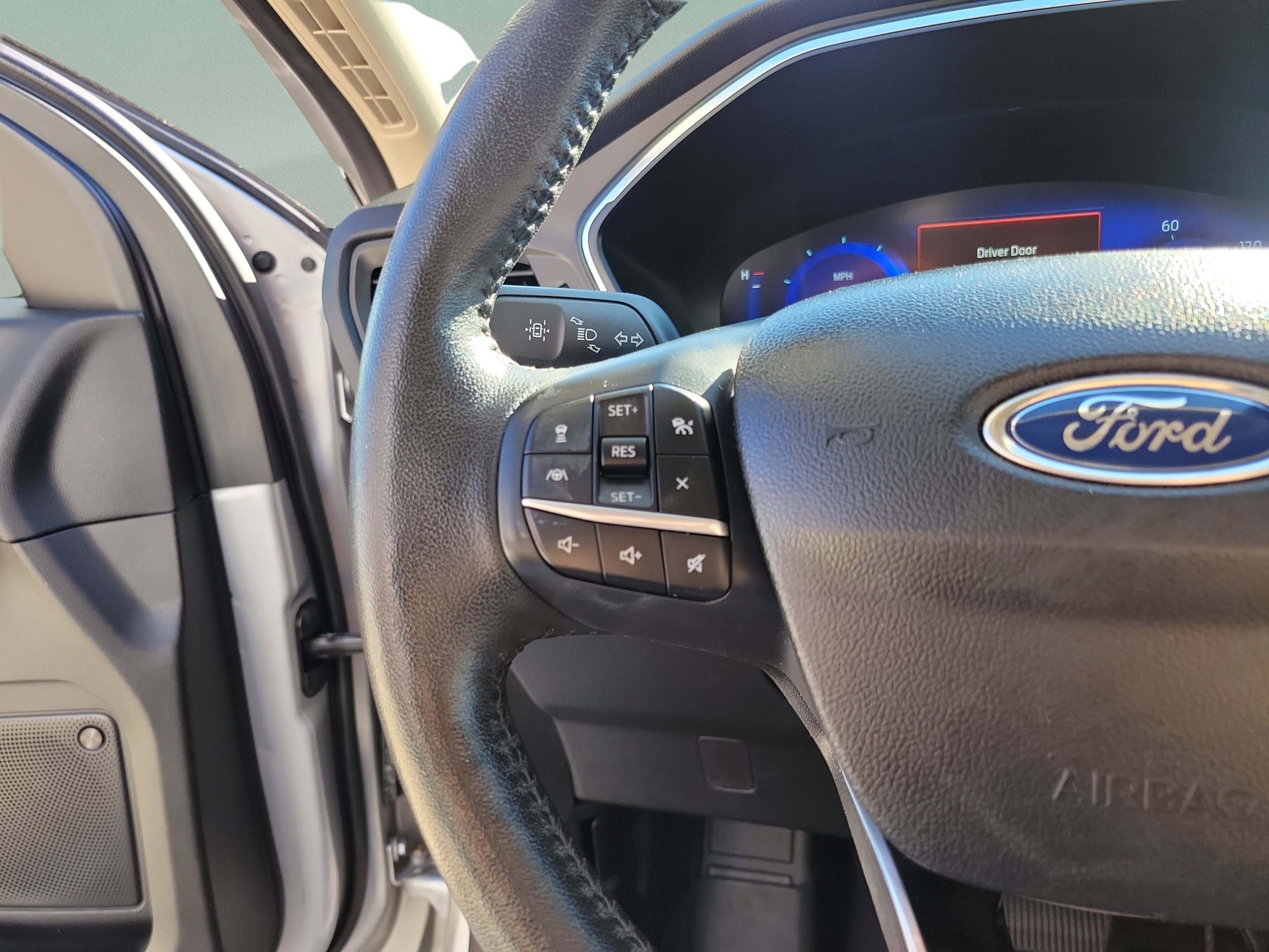 Used 2020 Ford Escape Titanium FWD image 13