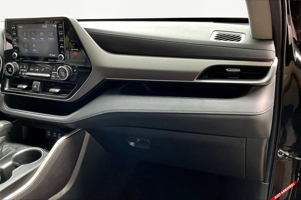 Used 2022 Toyota Highlander XLE image 17