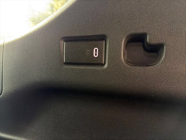 Used 2021 GMC Yukon XL AT4 w/ Technology Package AWD/4WD image 23