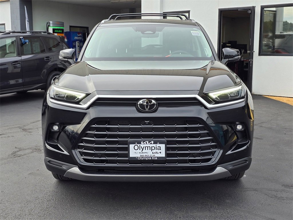 Used 2025 Toyota Grand Highlander AWD image 2