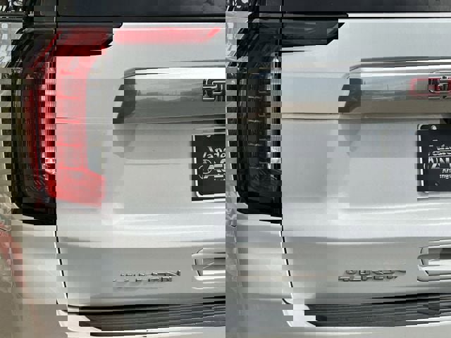 Used 2021 GMC Yukon XL Denali image 7