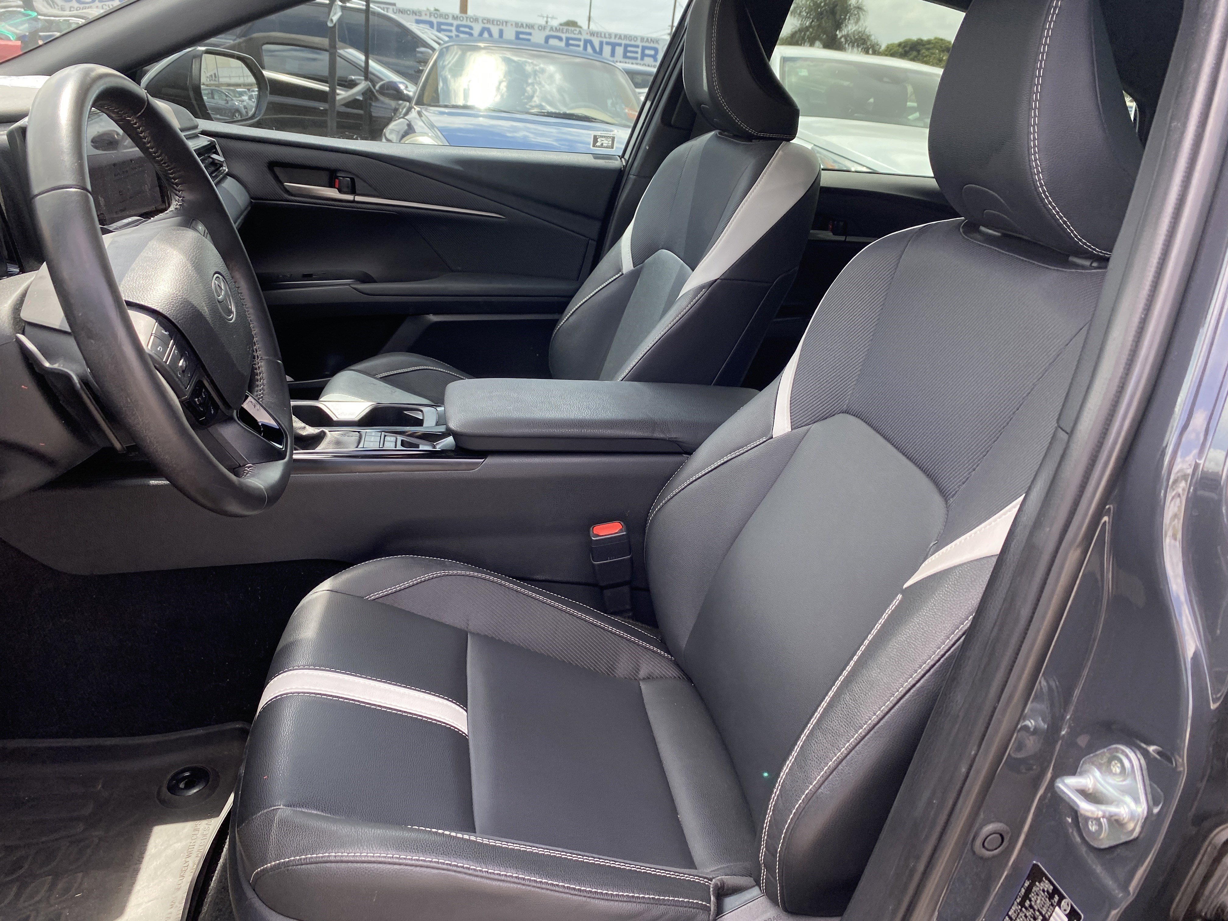 Used 2025 Toyota Camry SE w/ Multimedia Upgrade Package FWD image 11