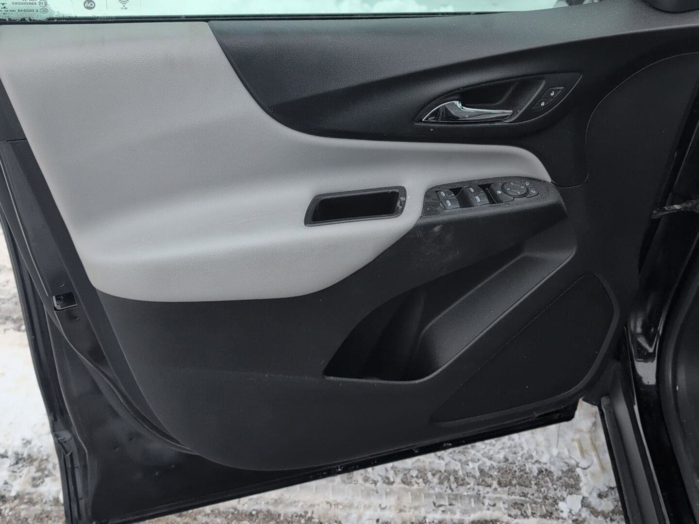 Used 2018 Chevrolet Equinox LS image 14