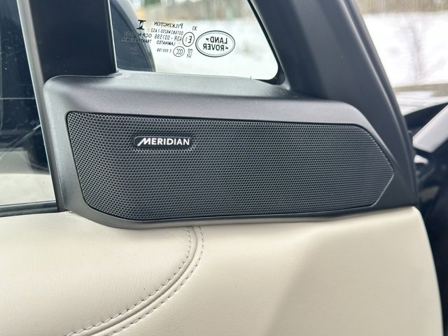 Used 2023 Land Rover Range Rover SE image 12