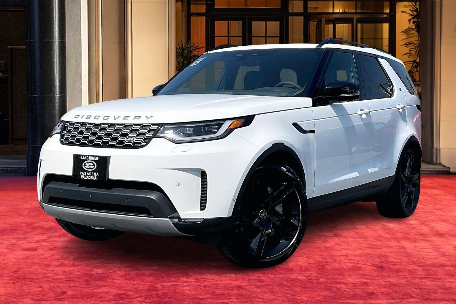 New 2026 Land Rover Discovery S image 1