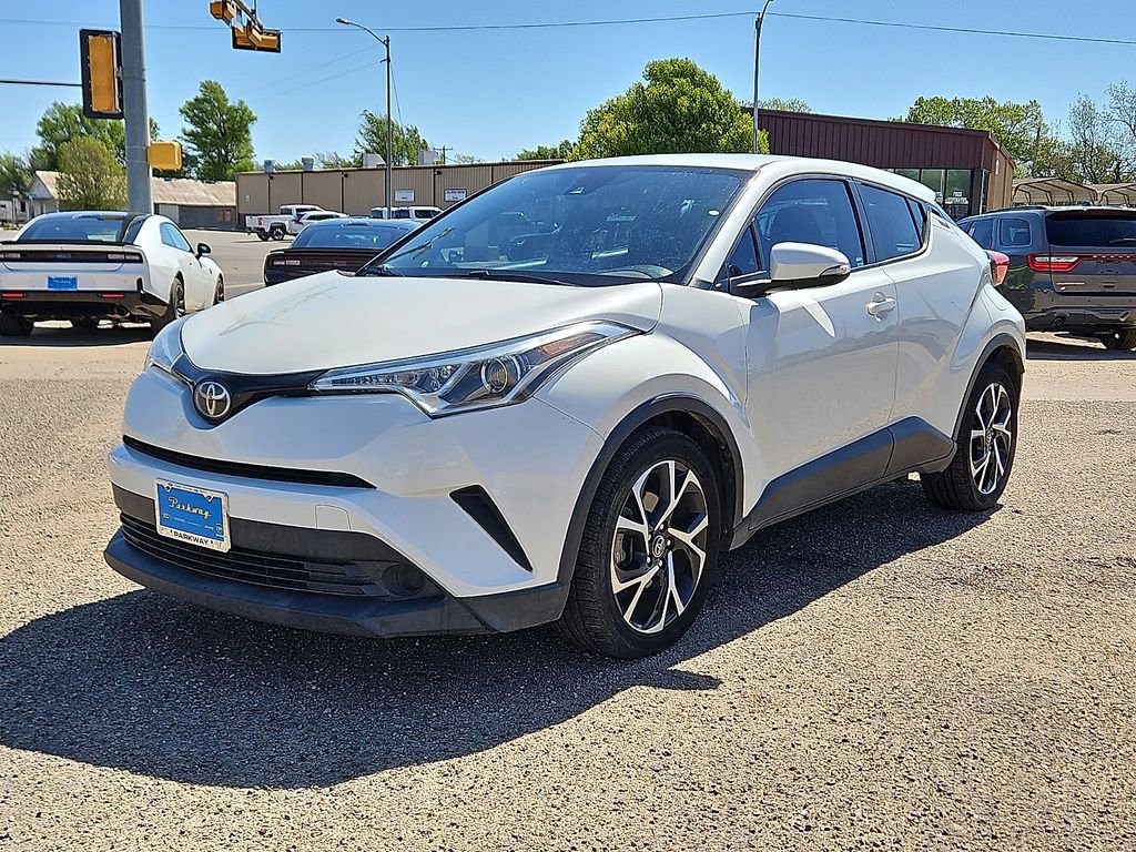 Used 2018 Toyota C-HR XLE FWD image 1