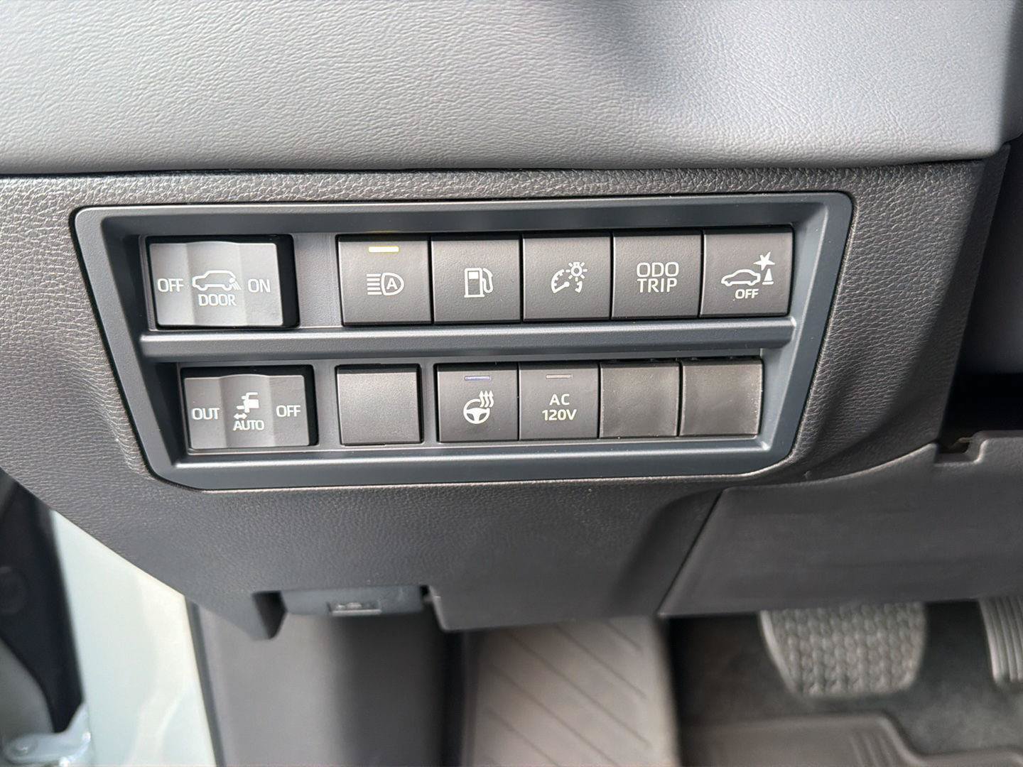 New 2026 Toyota Sequoia Platinum AWD/4WD image 21