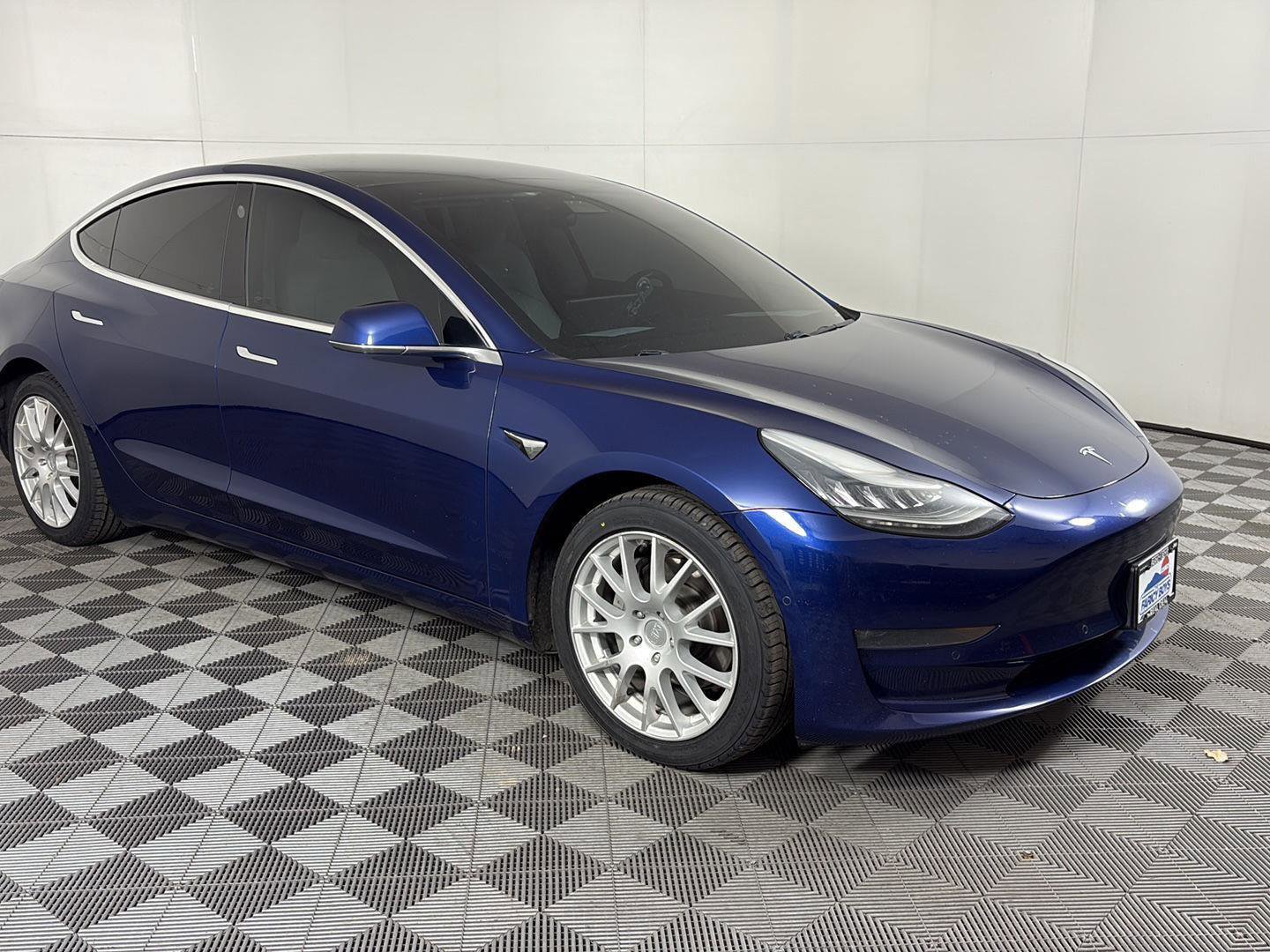 Used 2019 Tesla Model 3 Long Range image 2