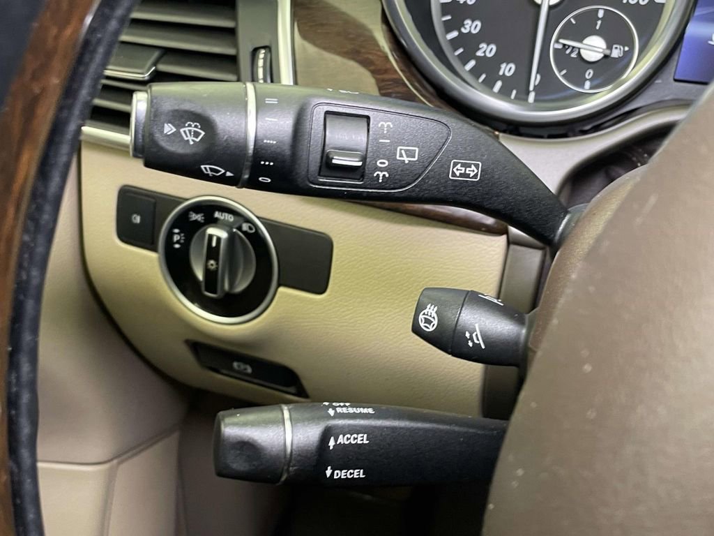 Used 2013 Mercedes-Benz ML 350 4MATIC image 38