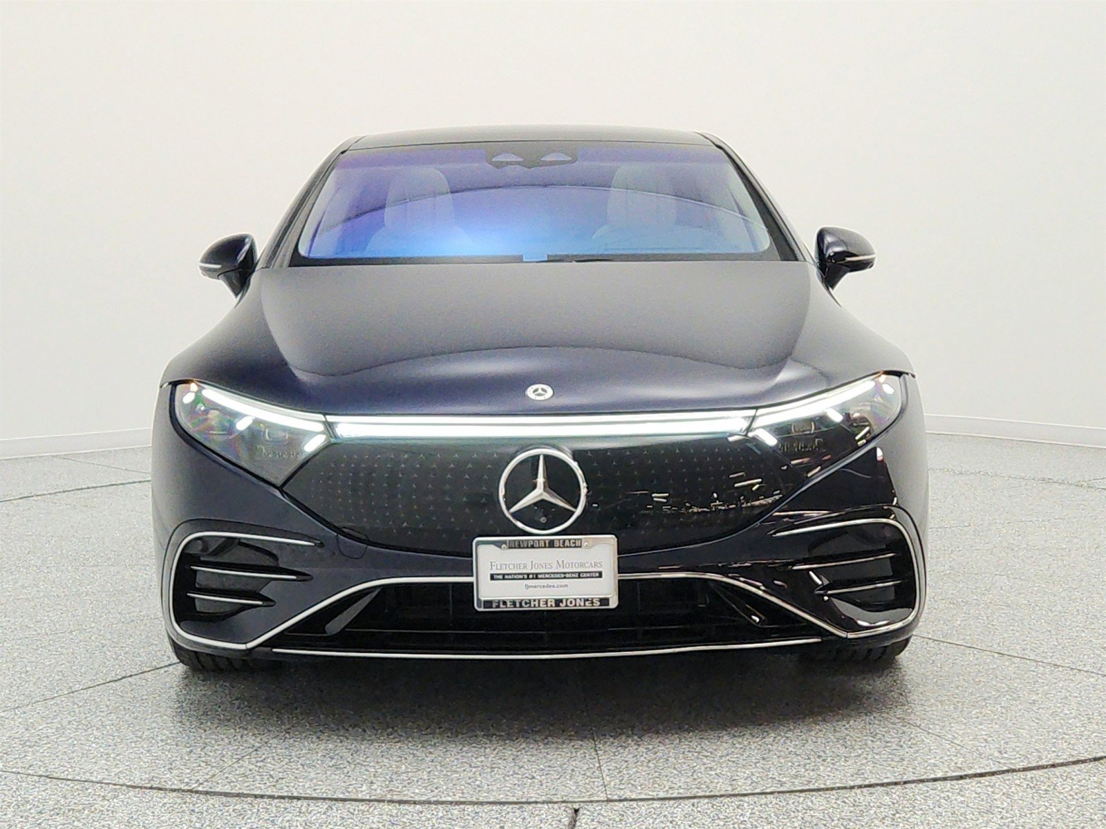 Used 2023 Mercedes-Benz EQS 580 4MATIC Sedan image 2