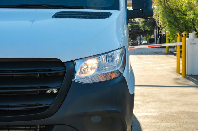 Used 2020 Mercedes-Benz Sprinter 2500 image 38