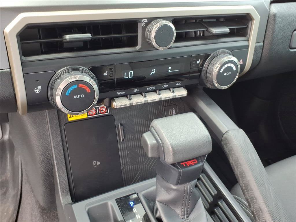 Used 2024 Toyota Tacoma TRD Off-Road w/ TRD Off Road Upgrade Package AWD/4WD image 20