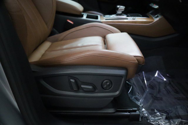 Used 2022 Audi Q5 e Premium Plus image 30