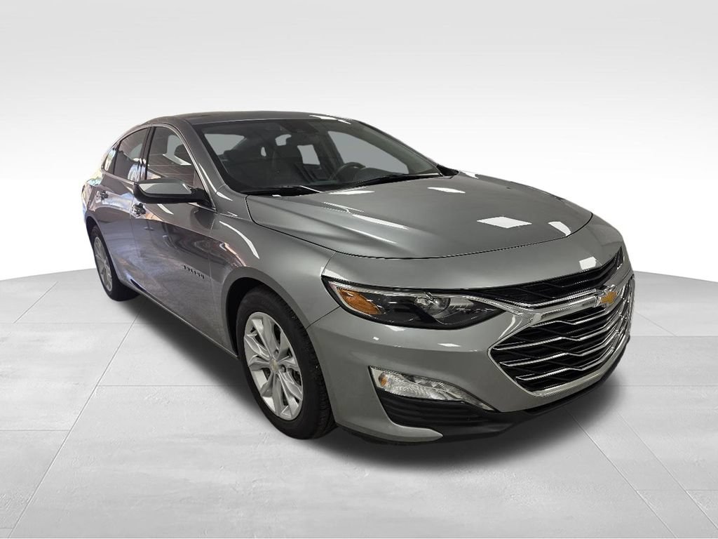 Used 2025 Chevrolet Malibu LT FWD image 4