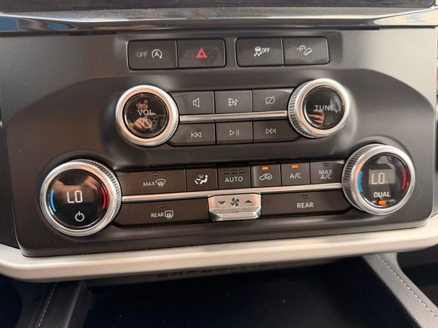 Used 2024 Ford Expedition XLT image 13