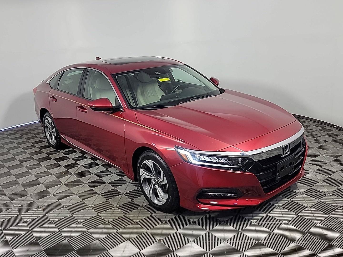 Certified 2019 Honda Accord EX-L image 2