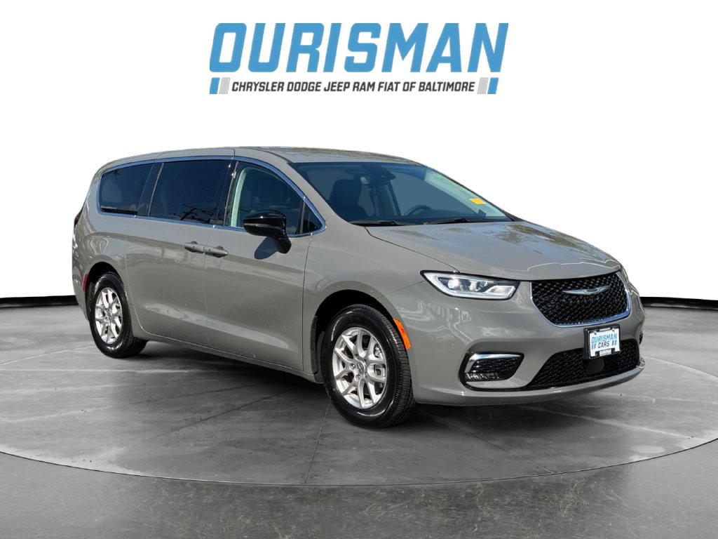 Used 2024 Chrysler Pacifica Touring-L FWD image 1
