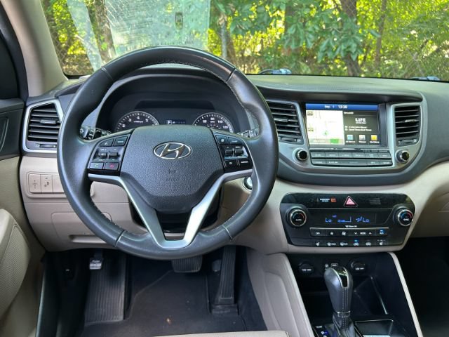 Used 2017 Hyundai Tucson SE Plus AWD/4WD image 11