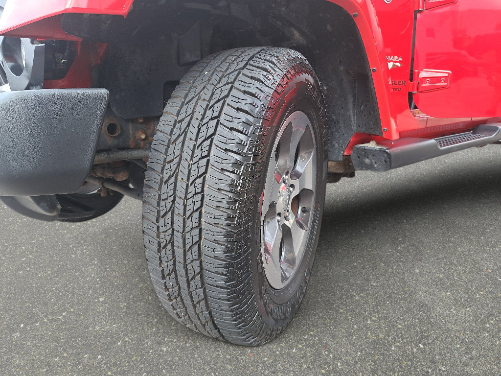 Used 2017 Jeep Wrangler Unlimited Sahara AWD/4WD image 25