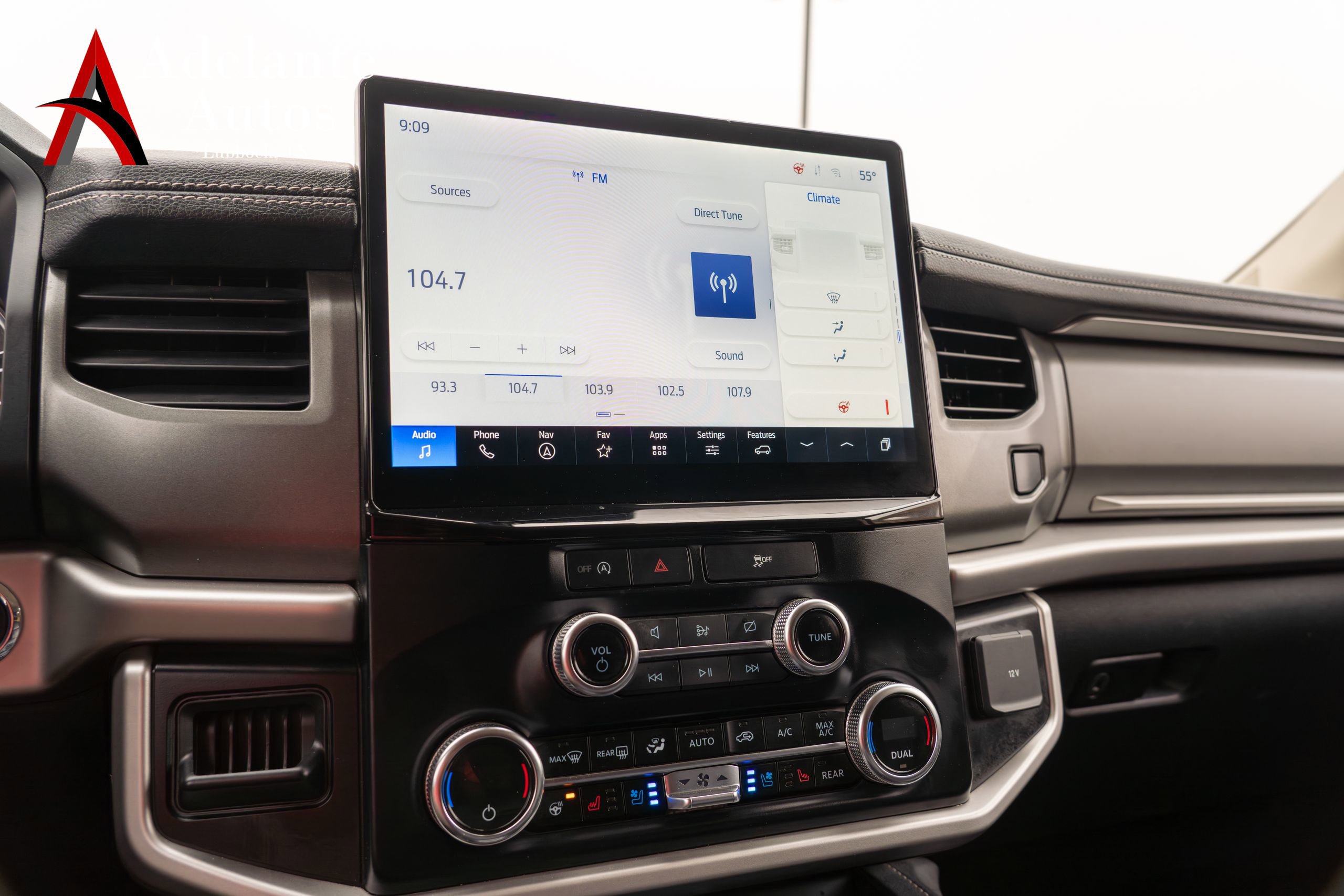 Used 2024 Ford Expedition Max XLT image 18