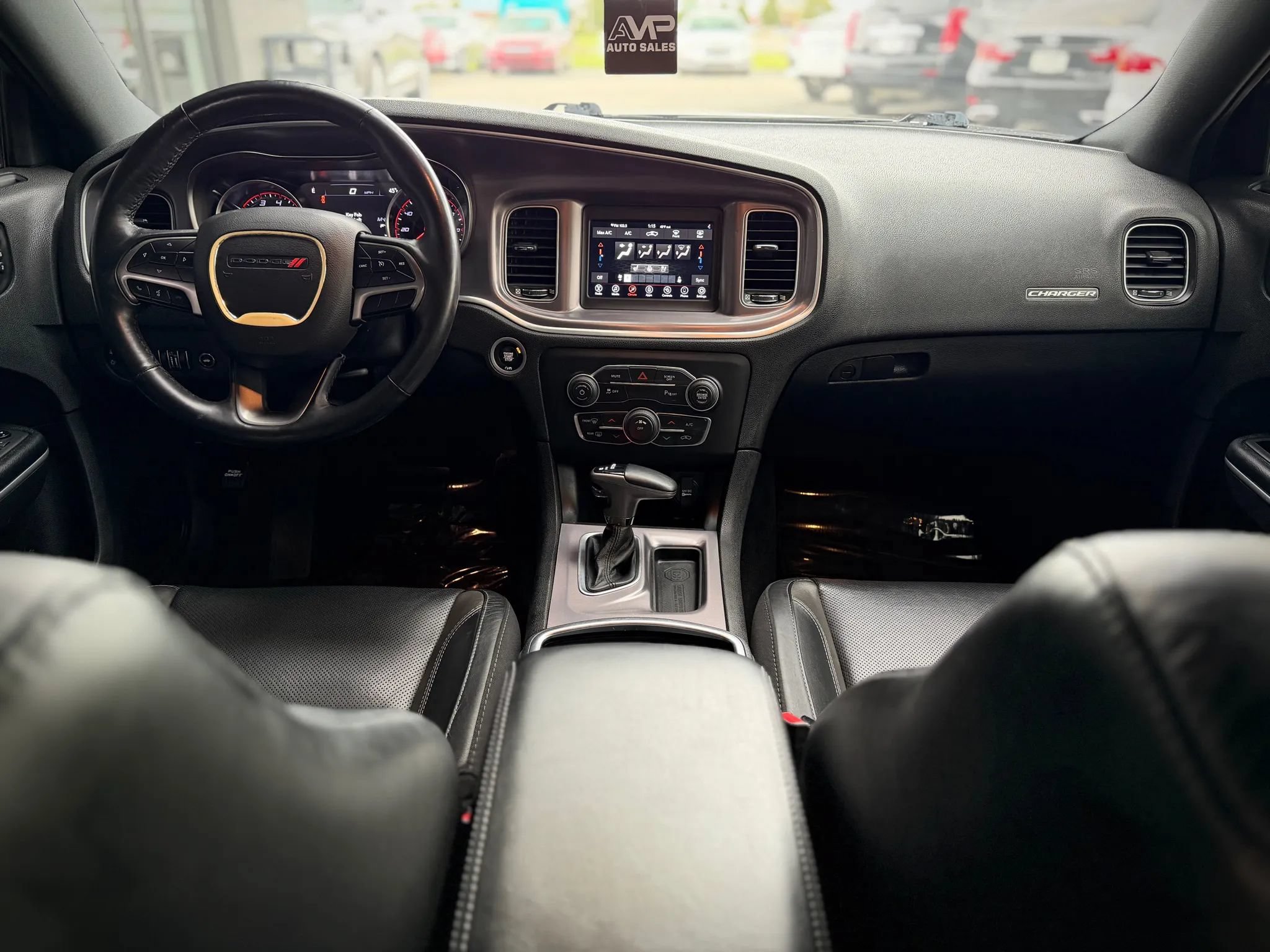 Used 2019 Dodge Charger SXT w/ Leather Interior Group RWD image 10