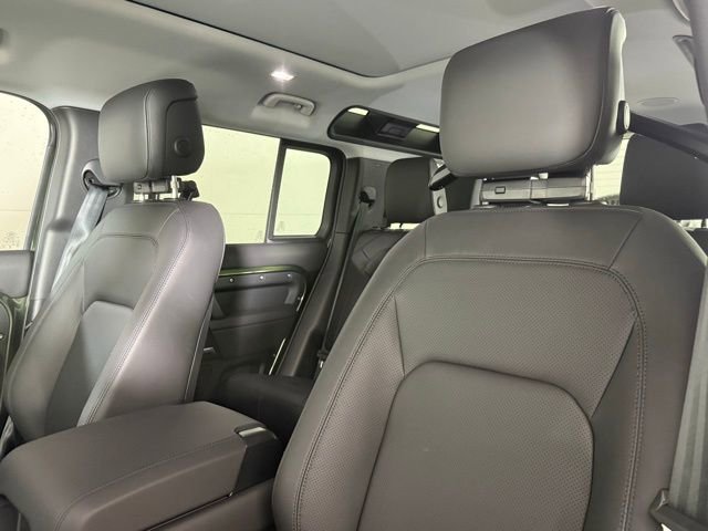 Certified 2026 Land Rover Defender 110 X-Dynamic SE image 5
