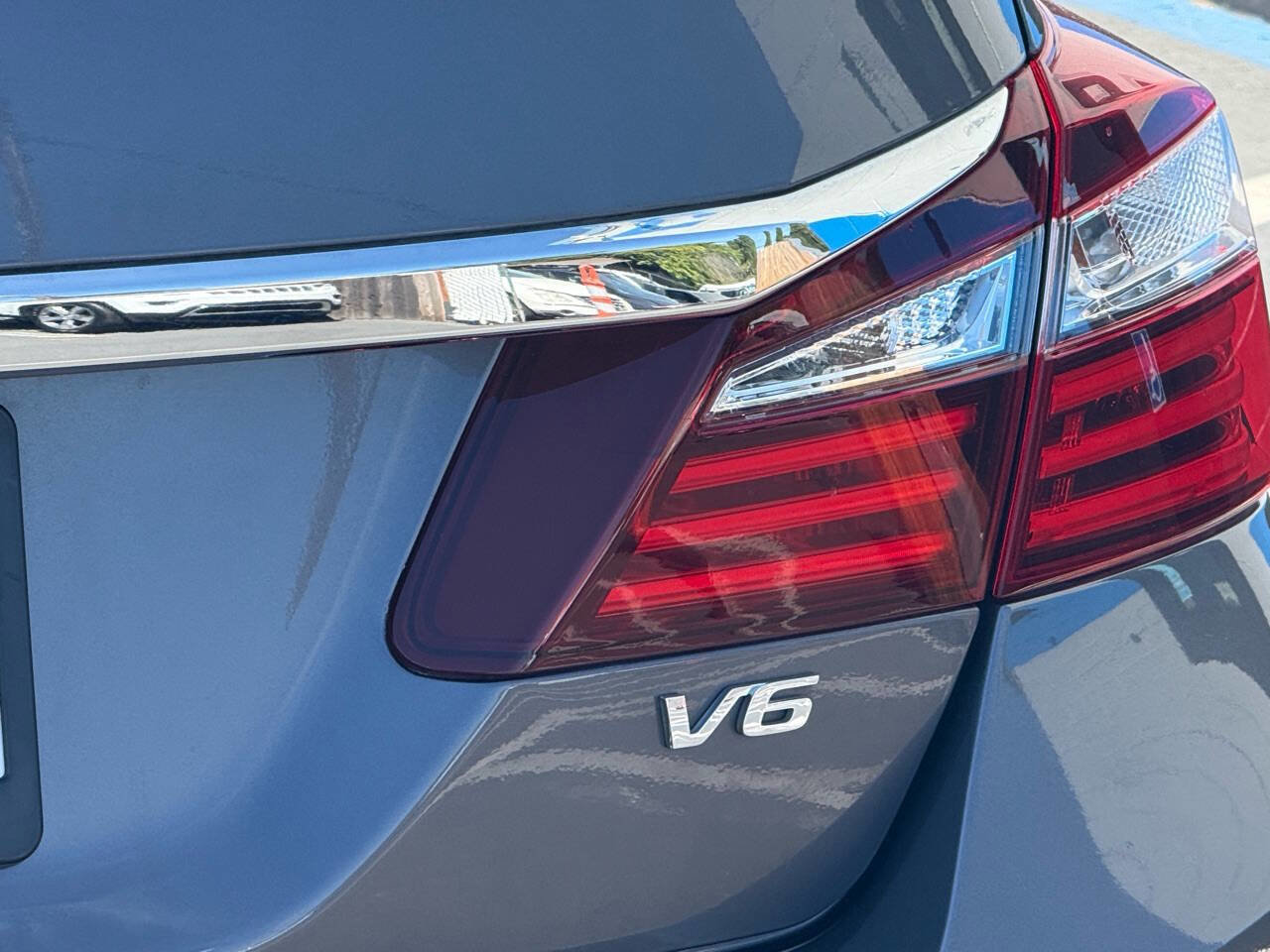 Used 2017 Honda Accord EX-L image 31